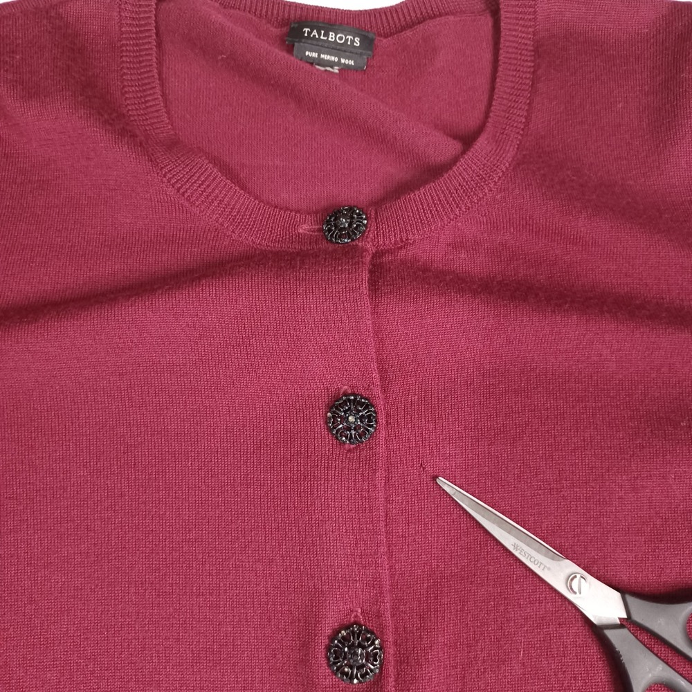 Women's Talbots Red Wine Color Button Up Long Sleeve Cardigan 100% Merino Wool - Picture 9 of 9